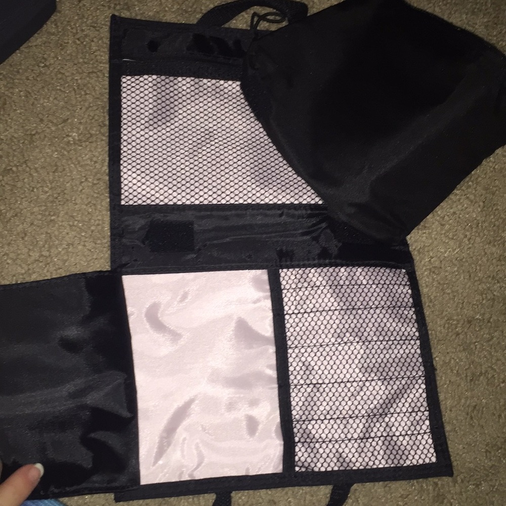 Makeup bag bundle - Picture 4 of 4